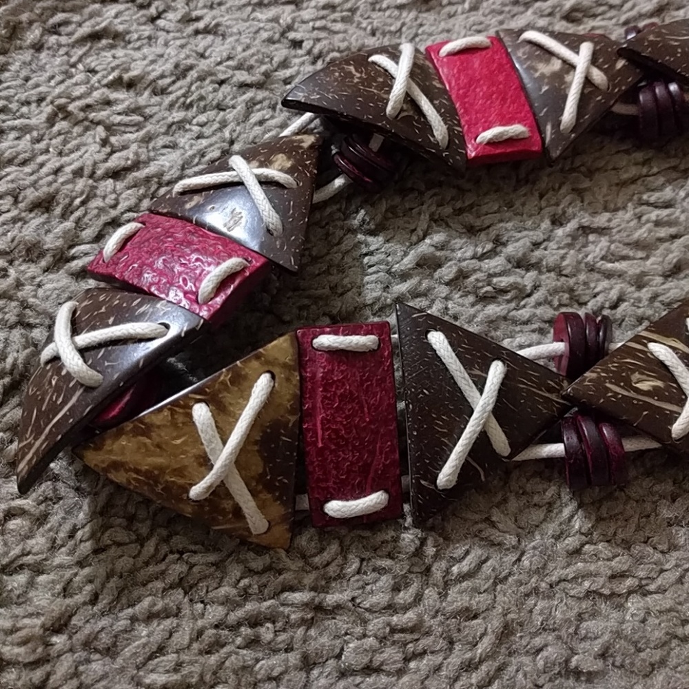 belt with coconut shells deco